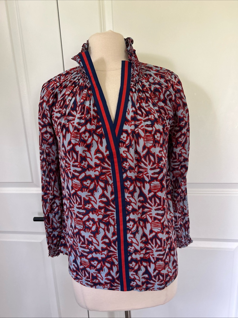 RUNGOLEE size XS Brooklyn Full Sleeve Blouse Smocked Neck Silk Crepe Red/Blue